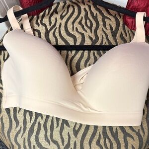 Seamless Cream Bra